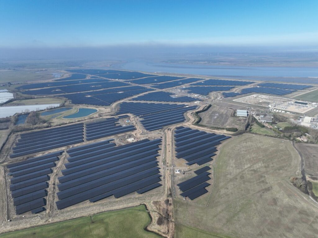 UK solar capacity hits 20 GW - Power Wattz Solar | Off Grid Solar ...