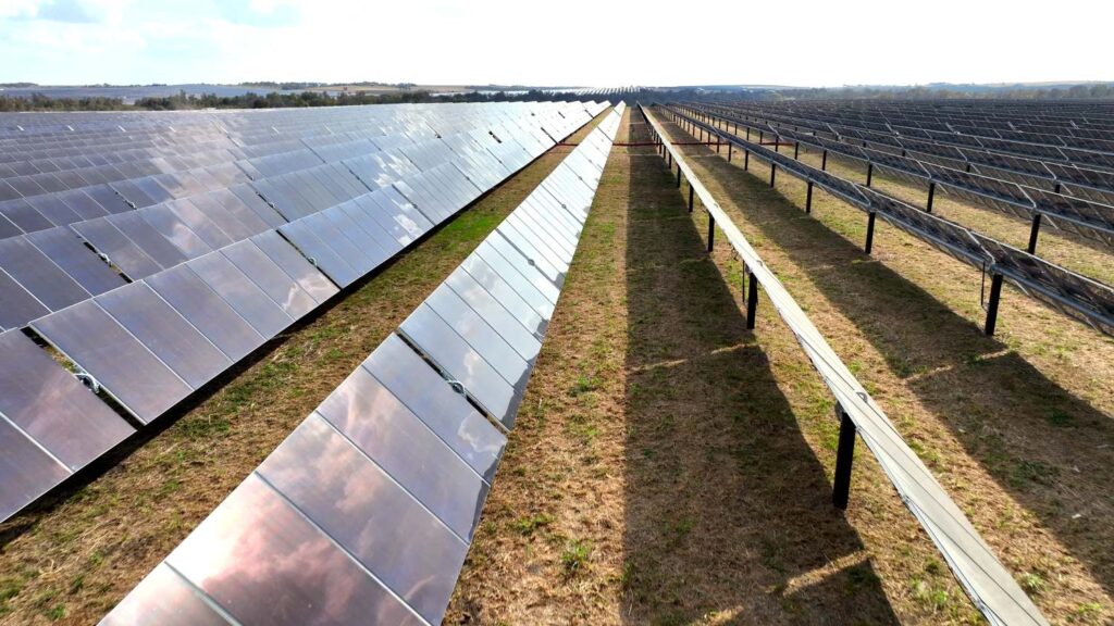 125 MW solar + storage VPPA: How the Blevins project powers corporate ...